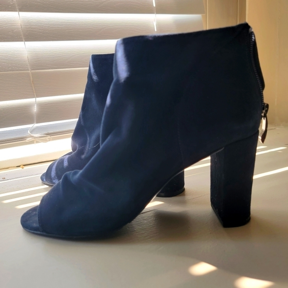 Vaneli, Navy Suede Bootie, 8 1/2 M